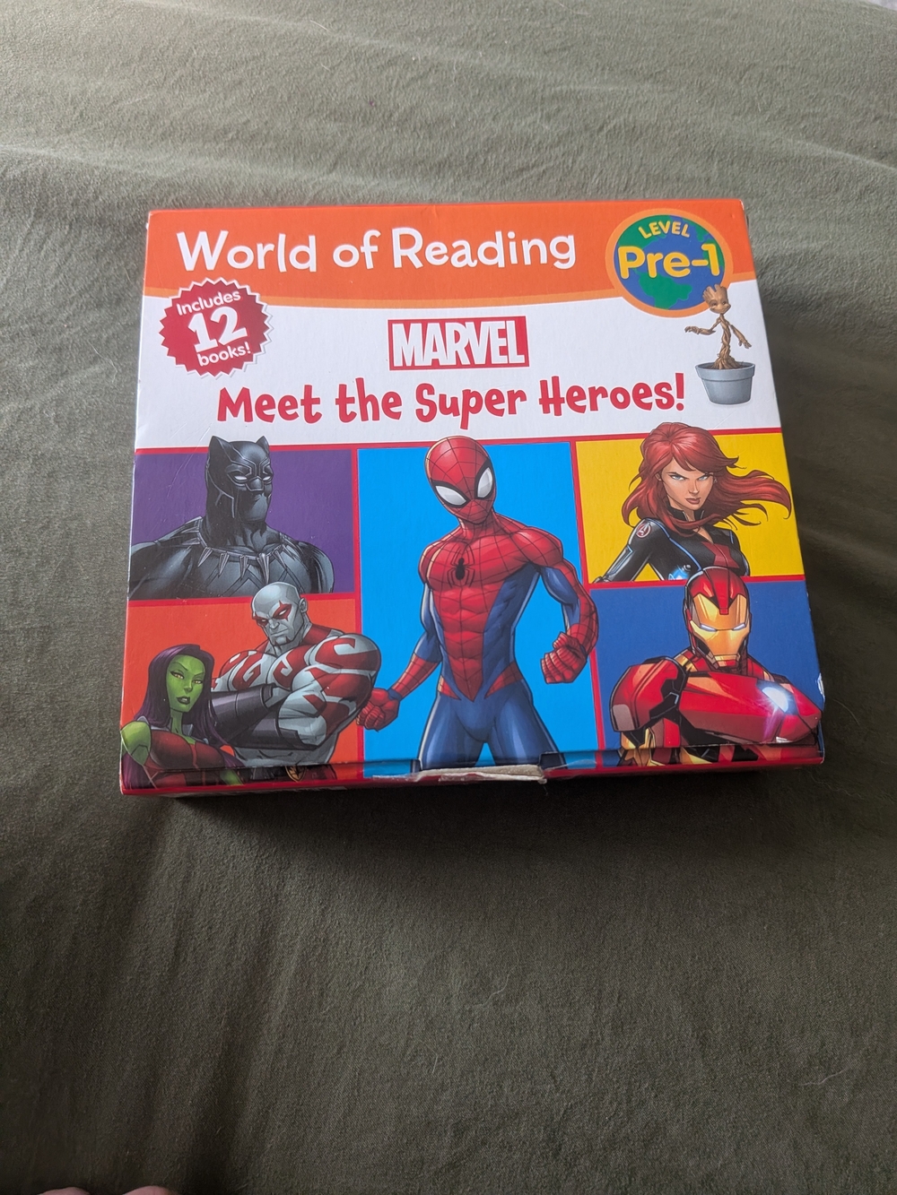 World of Reading Pre-Level 1 Marvel Meet the Super Heroes (Box Set of 12)